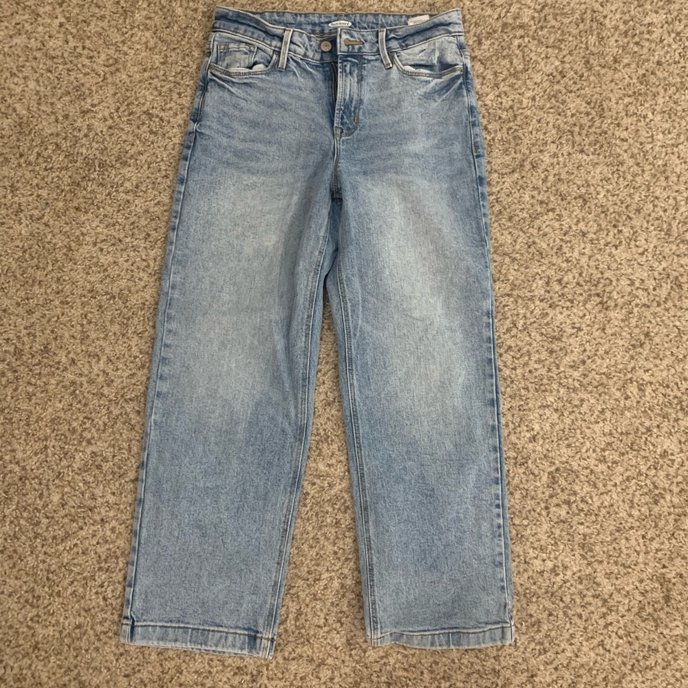 Old Navy high waisted mom jeans! Size 2/4